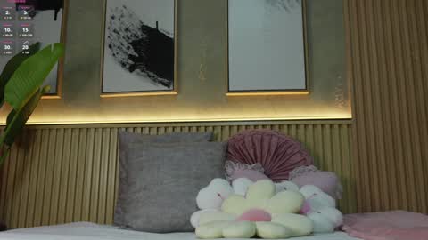 NINA online show from April 6, 1:45 pm