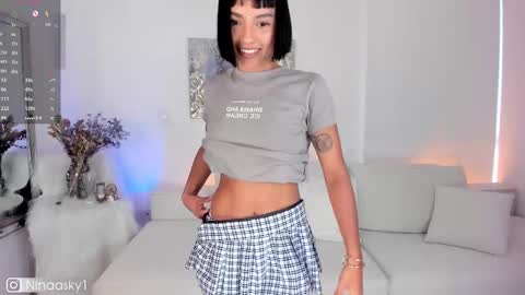Snapshot of ninaa_sky chatting on March 7, 10:21 pm    online show from March 7, 10:21 pm