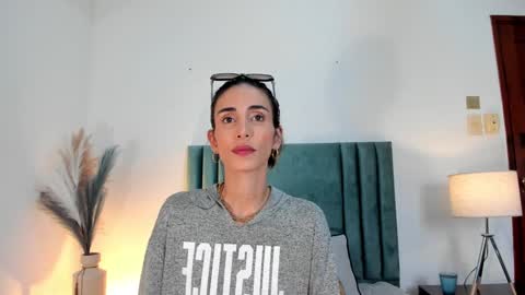 Nina online show from February 7, 5:51 pm