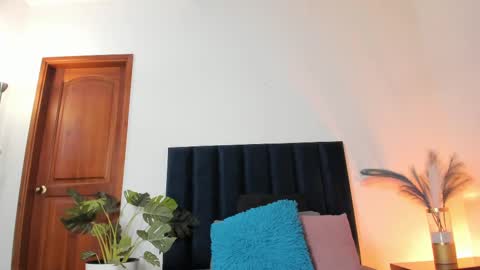 Nina online show from September 16, 6:27 pm