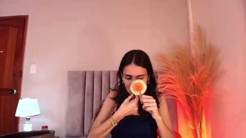 Nina online show from November 11, 6:05 pm