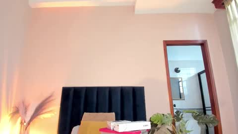 Nina online show from November 17, 5:57 pm