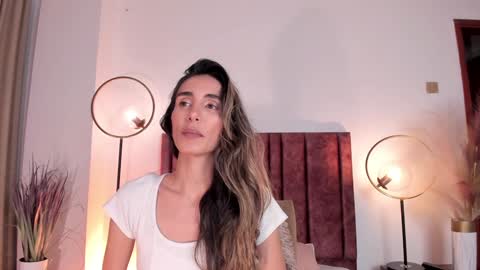 Nina online show from February 3, 6:07 pm