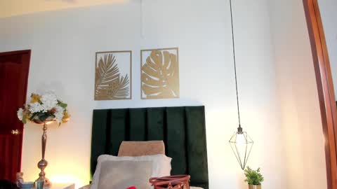 Nina online show from March 12, 2:56 pm