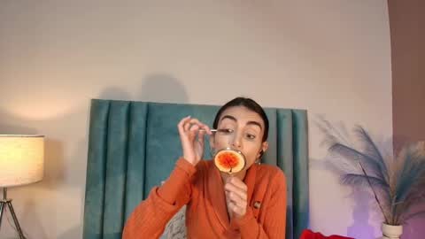 Nina online show from November 6, 6:25 pm