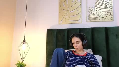 Nina online show from October 22, 6:35 pm