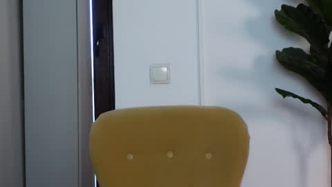 NinaCrystal online show from December 20, 8:40 am