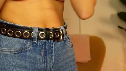 NinaCrystal online show from March 4, 9:16 am