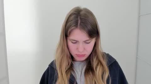 ninarihh online show from October 24, 12:34 pm