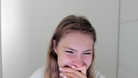 ninarihh online show from September 10, 9:53 am