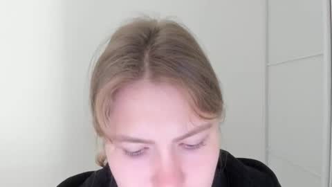 ninarihh online show from October 9, 8:18 am