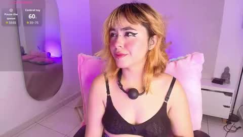 Nina online show from December 15, 11:48 am