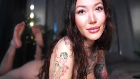 ninasuzuki online show from January 13, 11:14 am