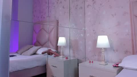   ambarsulliva  online show from September 11, 1:55 pm