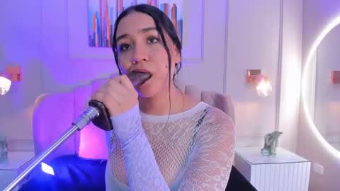 Snapshot of noa_moon chatting on October 5, 8:14 pm Noa online show from October 5, 8:14 pm
