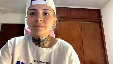 noah hehim    online show from January 23, 11:05 pm