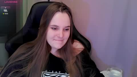 noir_ember_ online show from March 22, 4:57 pm