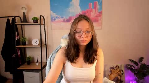 Snapshot of noora_moore chatting on October 9, 1:54 am NOORA online show from October 9, 1:54 am
