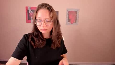 Snapshot of noora_moore chatting on September 22, 12:09 am NOORA online show from September 22, 12:09 am