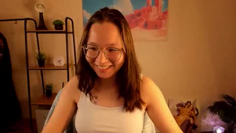 Snapshot of noora_moore chatting on October 10, 2:05 am NOORA online show from October 10, 2:05 am