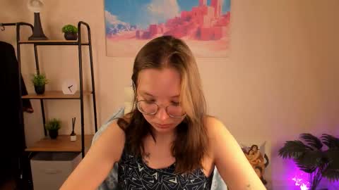 Snapshot of noora_moore chatting on October 20, 12:57 am NOORA online show from October 20, 12:57 am