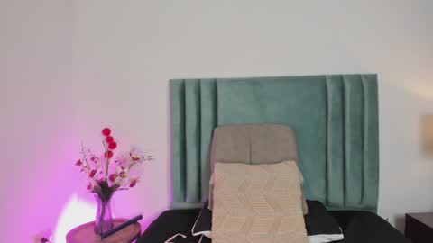 Nora Da Silva online show from January 14, 11:37 pm