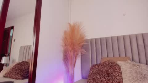 Nora Da Silva online show from February 27, 12:43 am