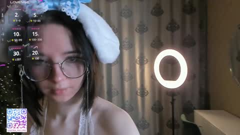 Nora Failure online show from December 26, 5:04 am