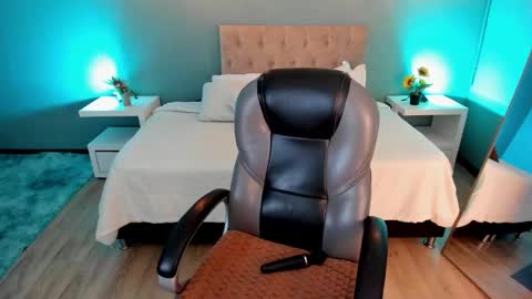 Nora online show from November 11, 6:16 pm