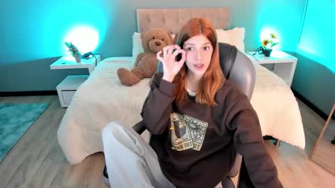 Nora online show from November 6, 8:48 pm