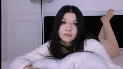 noraaddams online show from October 28, 2:50 am