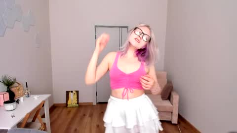 Nora 3 online show from May 30, 7:06 am