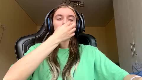 Elena online show from March 19, 10:30 am