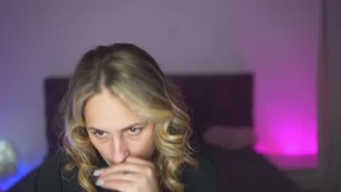 Tina online show from December 22, 4:38 pm