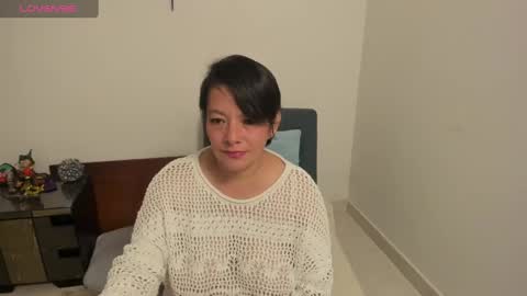 Snapshot of nuit_rose chatting on January 26, 1:20 am nuit_rose online show from January 26, 1:20 am