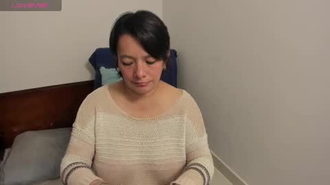 Snapshot of nuit_rose chatting on March 12, 1:47 am nuit_rose online show from March 12, 1:47 am