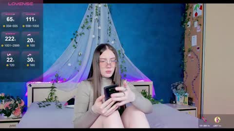 Kat online show from March 4, 6:29 pm