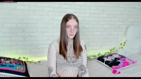 Kat online show from February 9, 5:26 pm