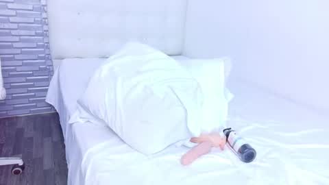 Snapshot of nympho_bff chatting on September 30, 9:52 pm nympho_bff online show from September 30, 9:52 pm