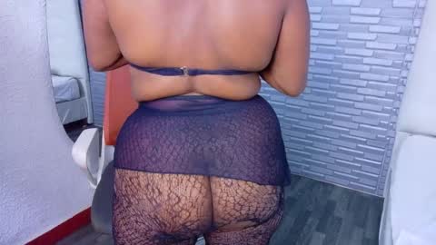 Snapshot of nympho_bff chatting on October 17, 9:18 pm nympho_bff online show from October 17, 9:18 pm
