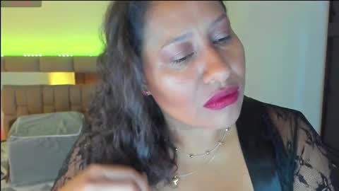 Snapshot of nyomi_browm chatting on September 15, 10:01 am nyomi browm online show from September 15, 10:01 am