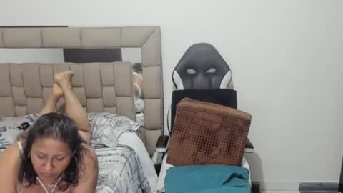 Snapshot of nyomi_browm chatting on January 18, 1:30 am nyomi browm online show from January 18, 1:30 am