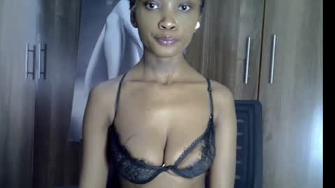 nyverra online show from July 12, 7:09 am