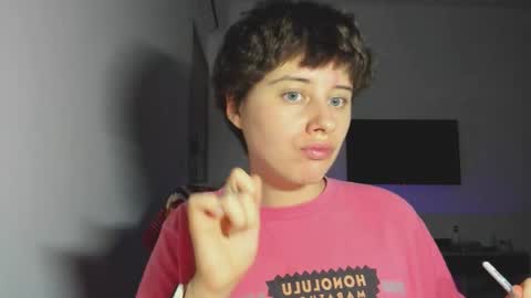 Evie online show from December 17, 2:54 pm