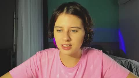 Evie online show from December 20, 6:40 am