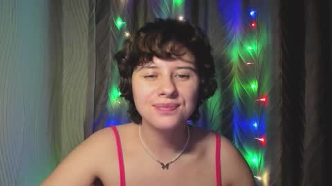 Evie online show from November 4, 1:49 pm