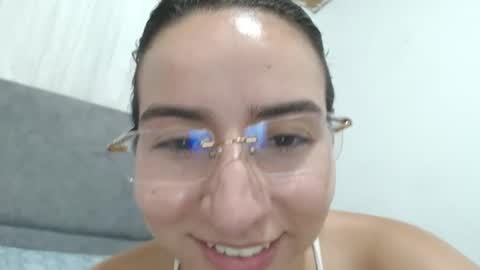 Val online show from November 18, 9:49 pm