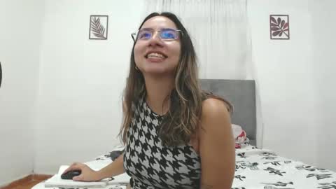 Val online show from February 26, 9:58 pm