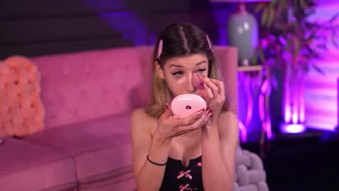 Odette online show from February 14, 7:10 am