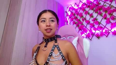 Snapshot of oficialraquel chatting on September 30, 6:35 pm Raquel online show from September 30, 6:35 pm